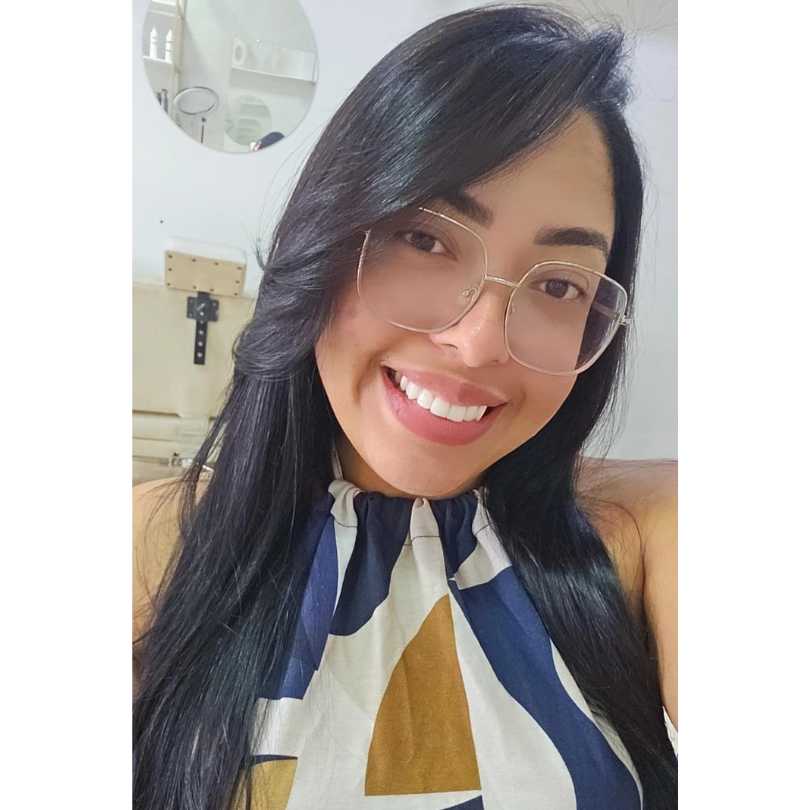 Ft. Larissa Souza